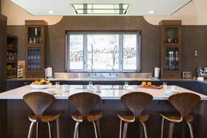 Deluxe King Room on Winery & Vineyard Property - Image 5