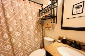 Walk to Beach • Hot Tub • Pool Table • Ideal for Long Stays - Image 4