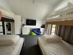 Lake & Mountain views with deck and games room for all to enjoy (linen provided) - Image 2