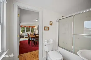 Unwind by the Bay: Pet-Friendly and Linekin Bay Views! - Image 4