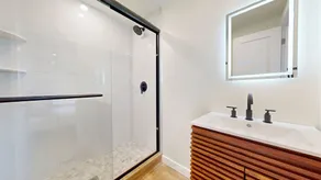 Ocean's Edge Luxury Rentals - Image 2