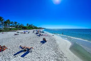 Brand New Listing! 5 minutes to Naples Best Beach...Lowdermilk Park. - Image 2