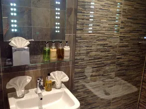Luxury apartment nr Wells in a peaceful rural edge-of-village location - Image 2