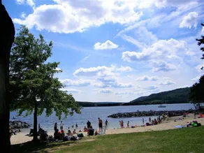 6BR Lake Acc. Home, Dock, HotTub, Pets Ok, 30% off Weekly, 3 mi. from Nat. Park - Image 2