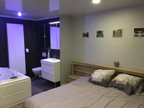 Very Spacious Ground Floor Luxury Apartment (4-8 Pers) with Sea View and Garage - Image 4