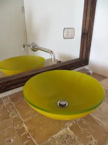 casa relajante frente al mar con piscina privada, perfecta para descansar. - Image 3