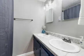 Spacious 4BR Mountain Stay • Perfect for Virginia Tech & Radford Visits - Image 4