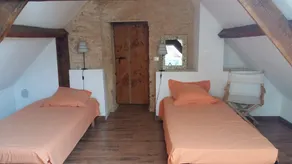 Renovated farmhouse, quiet location, unobstructed view, private pool - Image 4