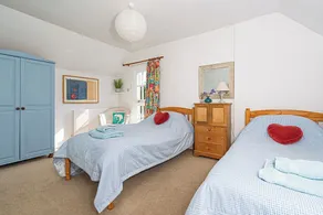 Beautiful, detatched 300 year old, fully renovated cottage with country views - Image 5