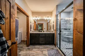 Brand New Build Luxury Mountain Chalet with Hot tub, pool, Game Room, Premium features - Image 3