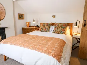 CHURCH HOUSE, family friendly, with a garden in Wirksworth - Image 4