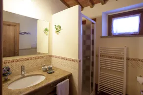 wonderful accommodations in an absolutely quiet location and with a huge garden - Image 4
