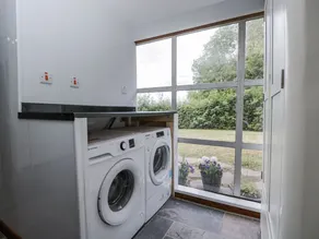 Woods Cottage - Image 2