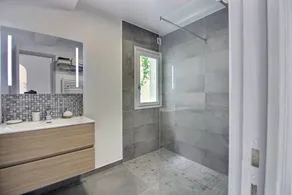 Bel Appart 50 m2 Dans le Site Classé de Mougins, Clim Terrasse - Image 2