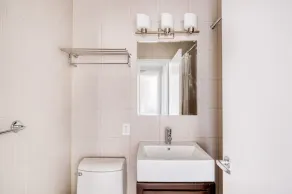 Serene Kips Bay 2BR w/ Gym & Doorman, nr Murray Hill, by Blueground - Image 4