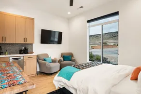 Great Value! Comfy Classy Casita! Kitchen & W/D - Image 3