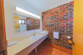 Country Roads Motor Inn Naracoorte - Image 4