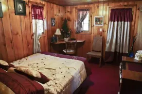 #6 - Casablanca 1 Bedroom Cabin by RedAwning - Image 3