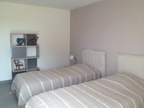 Unten unabhängiger 60m2 Villa, 2 Schlafzimmer, große Terrasse und Golfball - Image 3