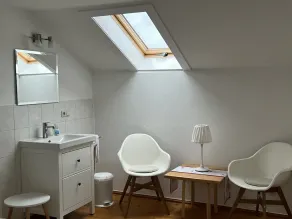 Spacious, renovated farmhouse in its own garden - Image 2