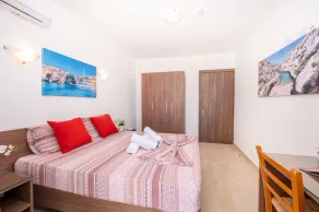 Charmant appartement de vacances avec terrasse | Vue ville - Image 3