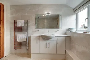 Meadow Cottage | Oxfordshire  Holiday Let | 4 Beds & Sleeps 8 - Image 3