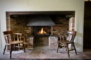 Une ferme Tudor exquise restaurée avec amour avec 7 chambres, 6 salles de bain / douche, dormir 14 dans - Image 2