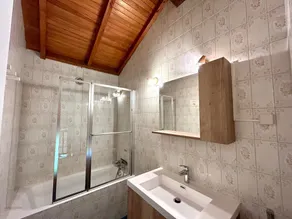 Perfect Alpine Getaway: 2BR Apt, Village Centre, Close to Trails - Image 2