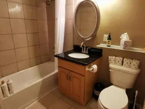 Perfect one bedroom in Central District close to Swedish Cherry Hill and SU - Image 2
