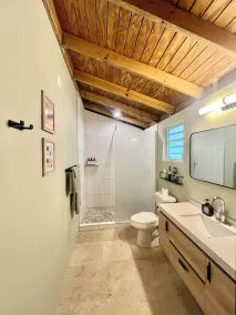2 bedroom Villa with Pool and Stunning Ocean Views. - Image 3