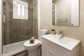 The 100sqm, sunny, 3  bedrooms, 2 baths apartment, 6pax,  in central Barcelona - Image 2