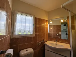 **Renovated Farmhouse in Berry: Near Forests, Castles, and Zoos** - Image 3