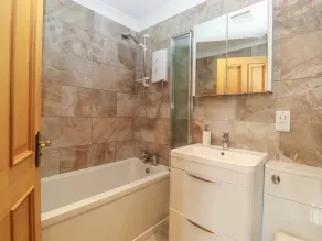 5 Ladstock Hall - Image 5