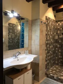 Il Girasole suite swimming pool and whirlpool - Image 4