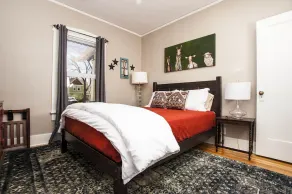 Quaint downtown 1920's bungalow in the Historic Old North End neighborhood - Image 5