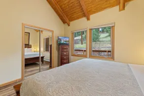 Quiet Fall River Suite • Fireplace • Close to RMNP - Image 3