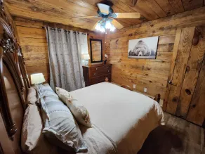 10. Spacious 1 bedroom cabin - Image 5