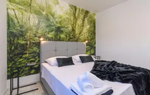 Precioso apartamento de 2 habitaciones en Kastel Gomilica. - Image 5