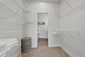 Modern and Stylish Condo with Mountain Views - Image 4