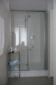 Apartamento tranquilo de alta qualidade na Elberadweg - 20 minutos de trem para o centro da cidade - Image 2