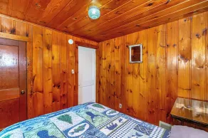 The Blue Lakeside House - Image 4