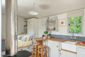 Apple Blossom -Shepherd Hut, Hot Tub, Wood Burner - Image 5