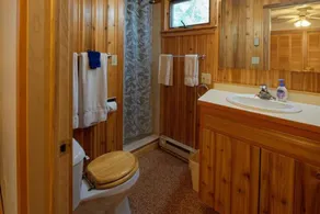 Elbow Lake Lodge: White Pine - Image 4