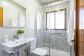 Magnificent villa with private pool 100 meters from the beach. - Image 3