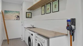 Spacious & Peaceful Family Home -11 Gossamer Court, Marcus Beach - Image 2