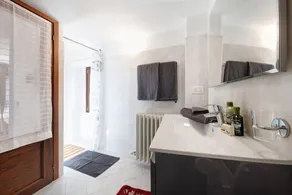 Vacation Apartment in Beautiful Vineyard 'Crotto Palma' with Lake View & Wi-Fi - Image 3