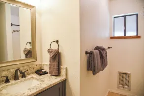 5 bedroom accommodation in Red River - Image 4
