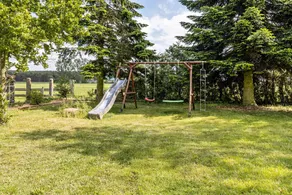 Apartment 'Idylle Auf Dem Land Mit Kamin' with Shared Garden and Wi-Fi - Image 2