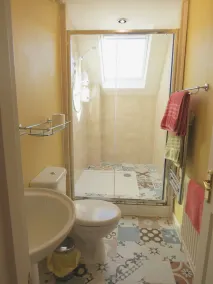 Spacious, light,  self contained 2 room holiday Annex with own access. - Image 2