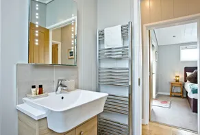 Perry Lodge, Strawberryfield Park - Hot Tub - Free Parking & WiFi - Image 3